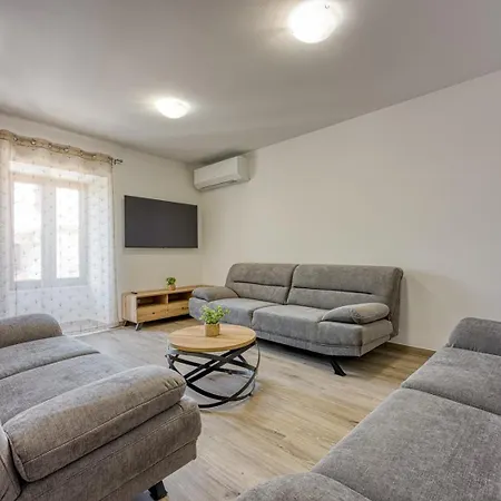 House Milka With Whirlpool And Sauna Klostar