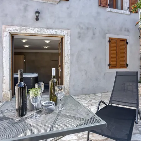 House Milka With Whirlpool And Sauna