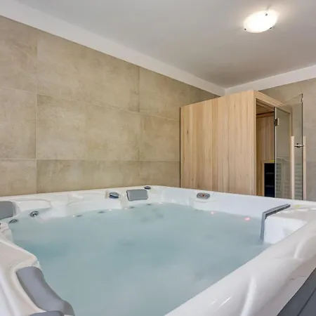 Casa vacanze House Milka With Whirlpool And Sauna *